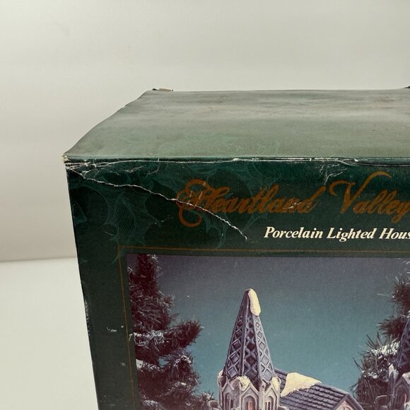 Heartland Valley Village Porcelain Lighted Cathedral Gothic Christmas Church 10" - Picture 8 of 8